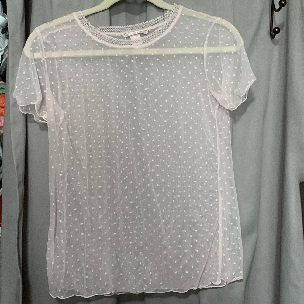 Size xs. Super comfy Victoria’s Secret see through pink night top.